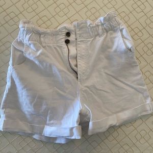 white high waisted H&M shorts